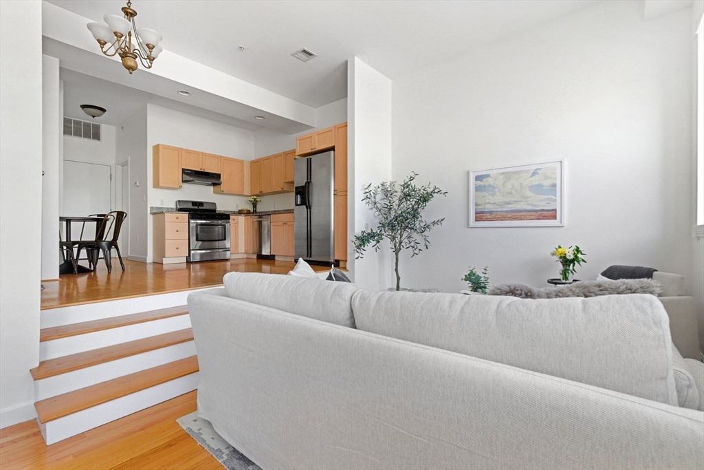 156 Chelsea Street # 201