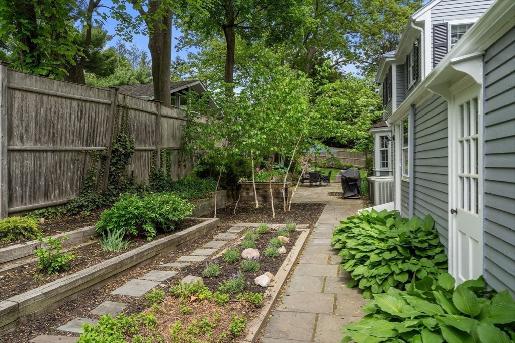 205 Brattle Street # 205