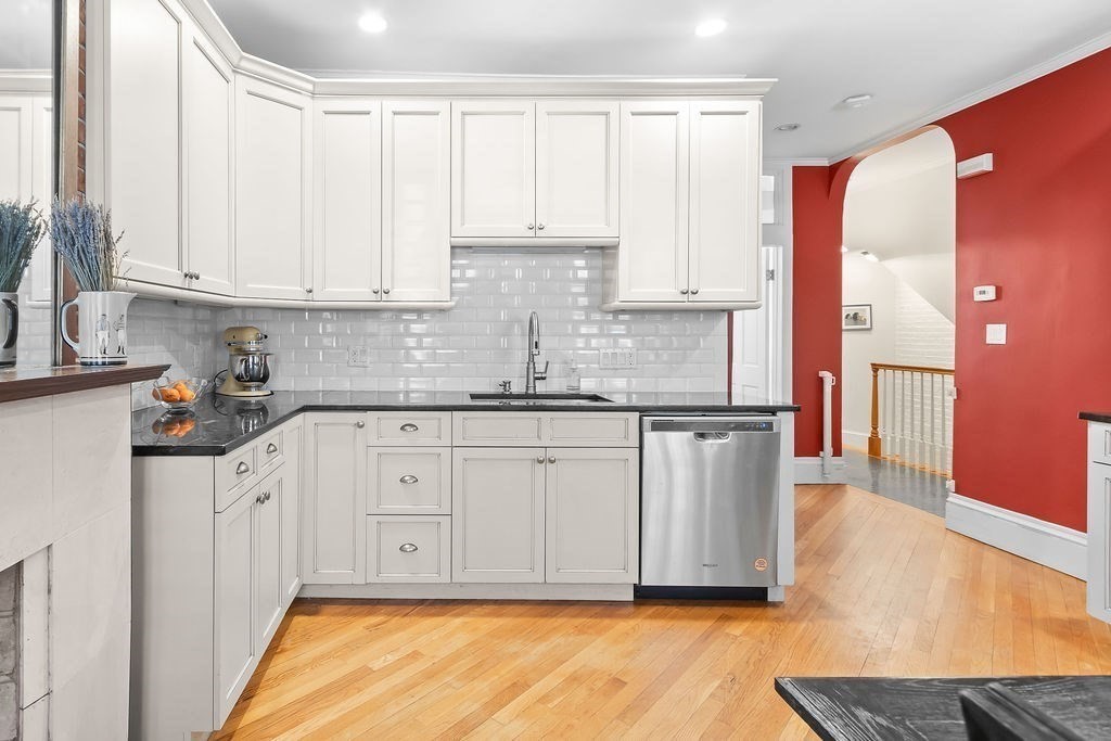 466 Shawmut Ave # 1