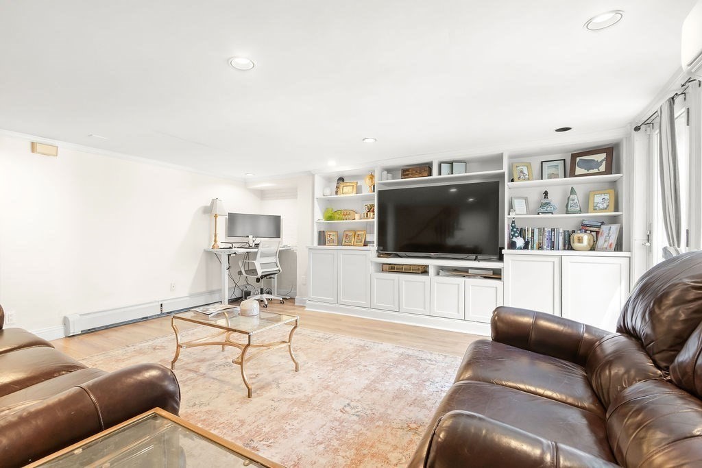 466 Shawmut Ave # 1
