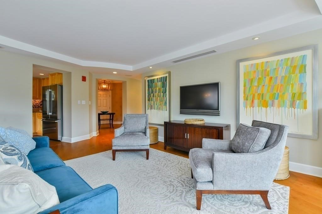 10 Bowdoin St # 310