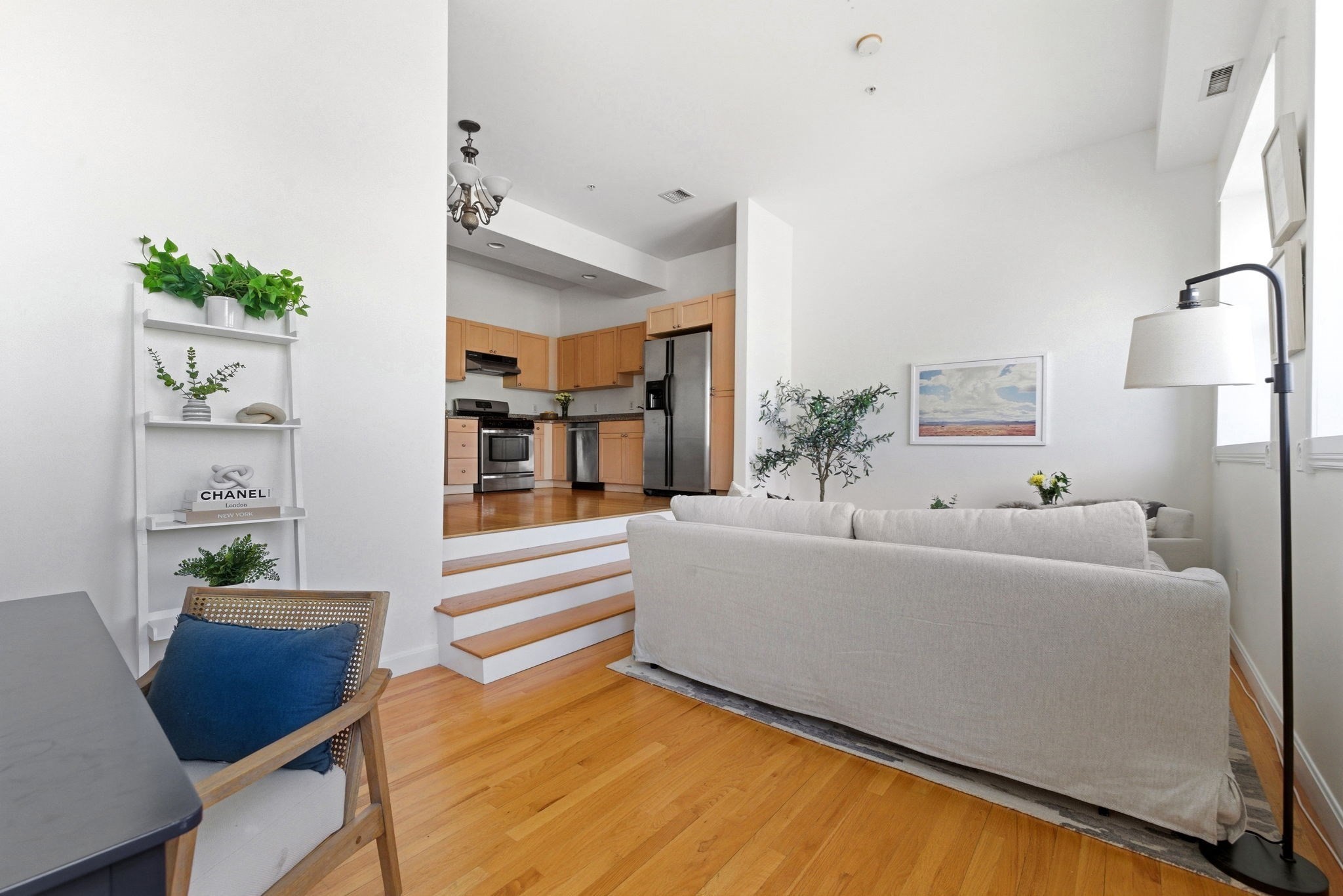 156 Chelsea Street # R201