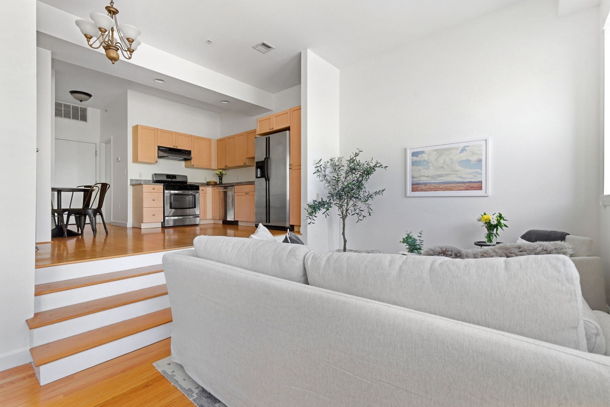 156 Chelsea Street # R201