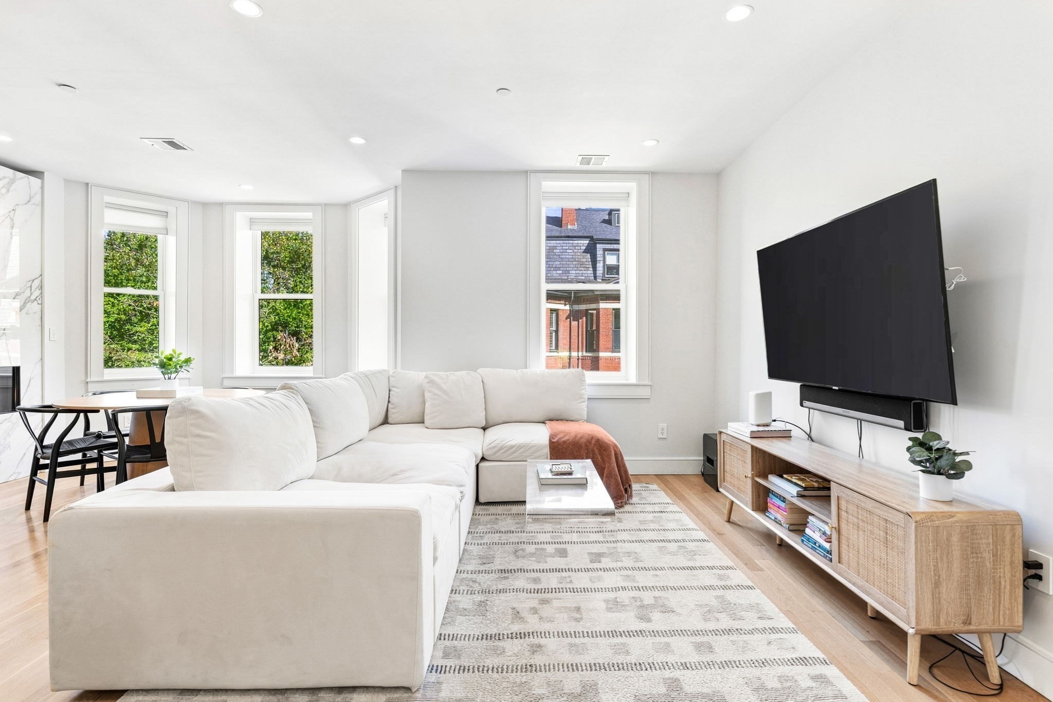 10 Gloucester St # 3