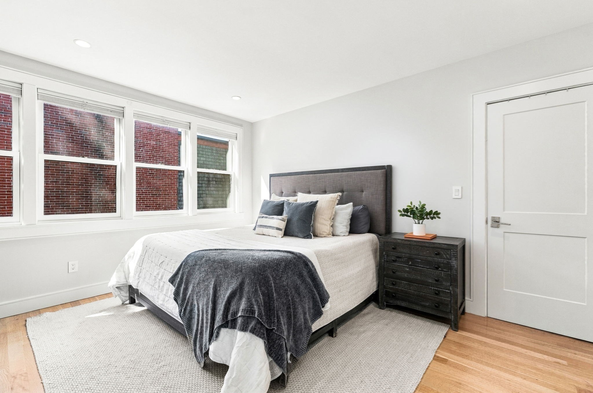 10 Gloucester St # 3