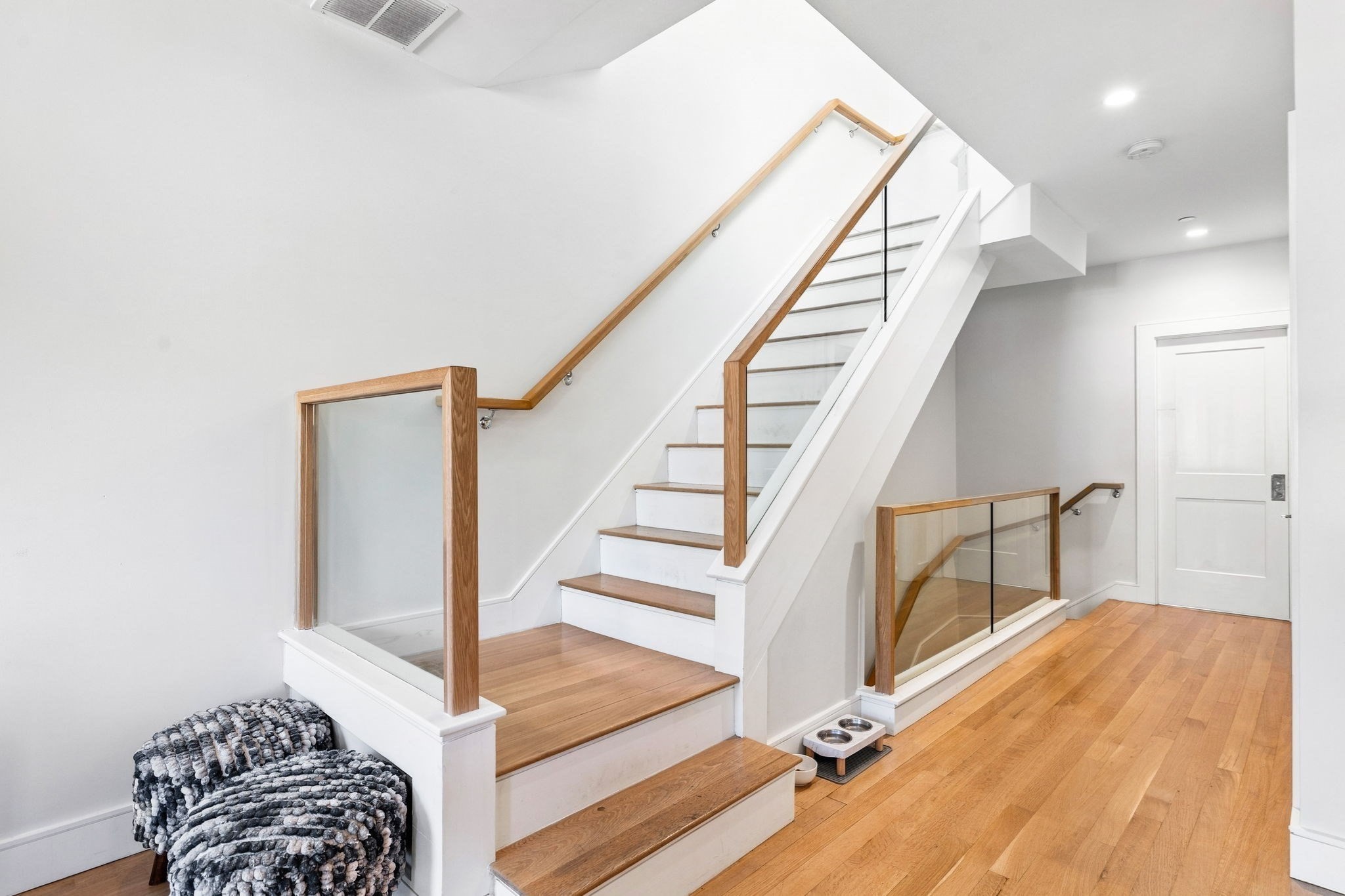 10 Gloucester St # 3
