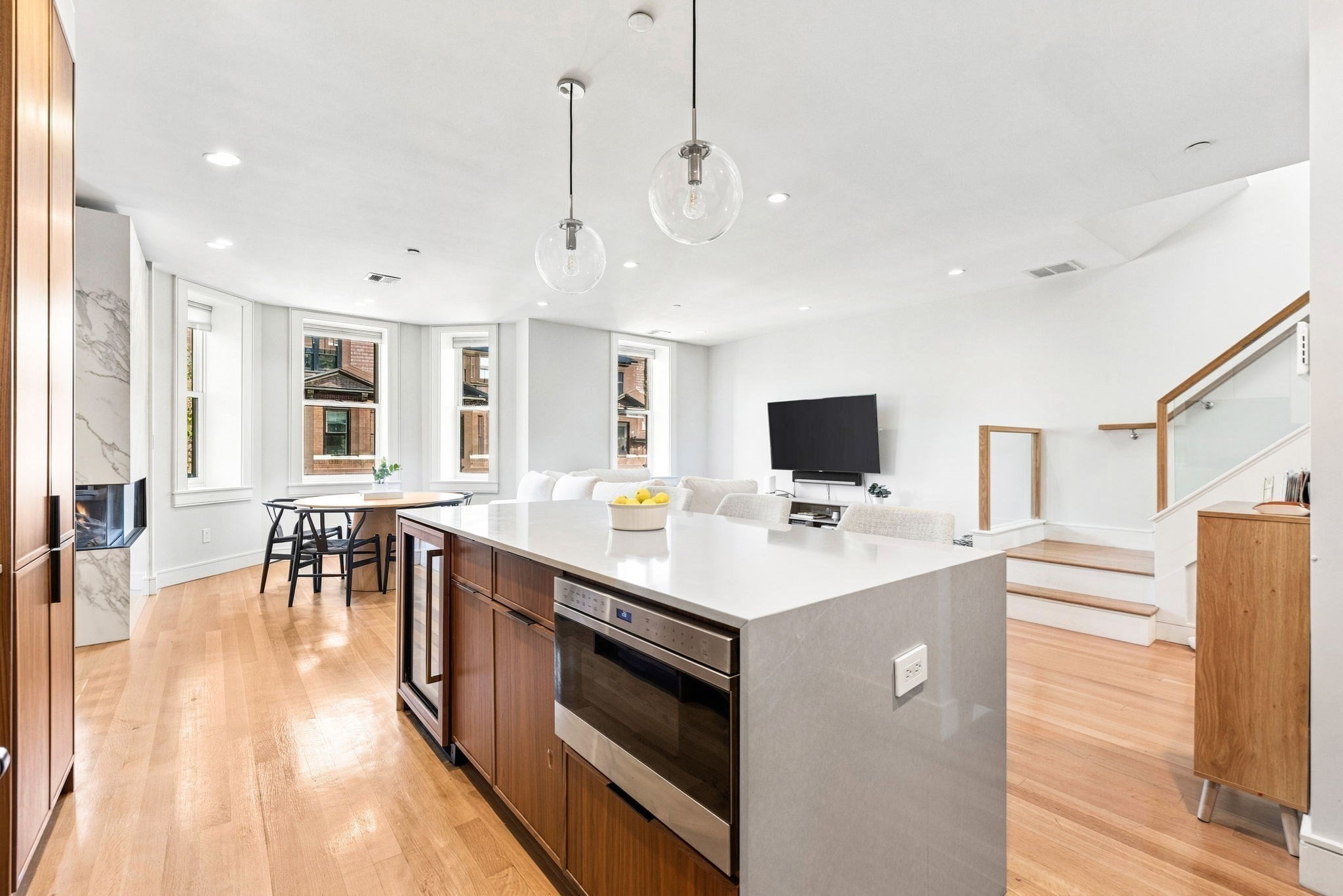 10 Gloucester St # 3