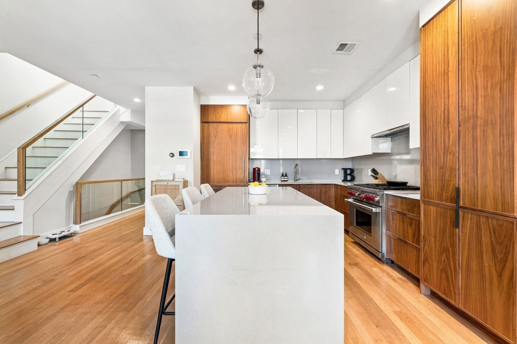 10 Gloucester St # 3