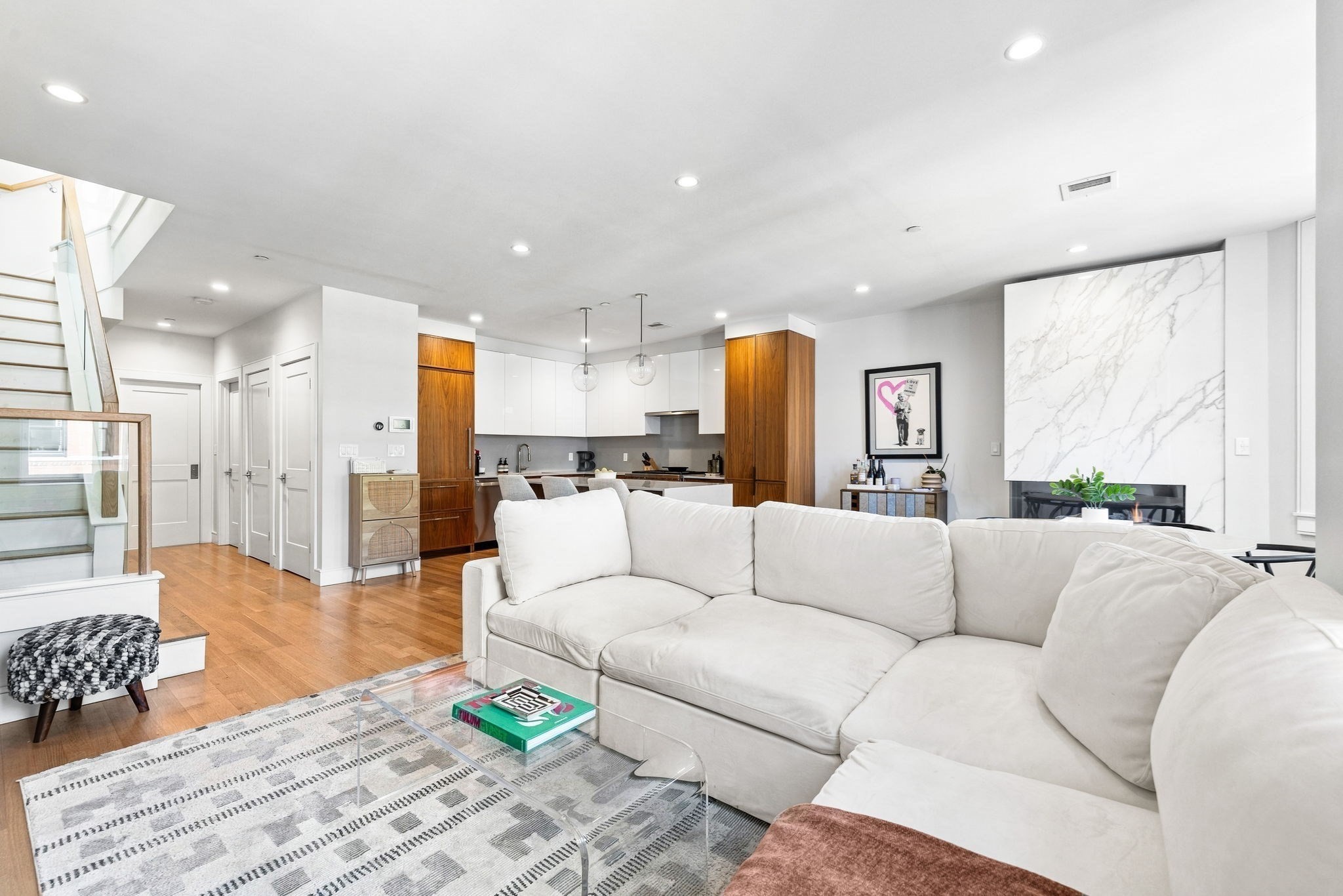 10 Gloucester St # 3