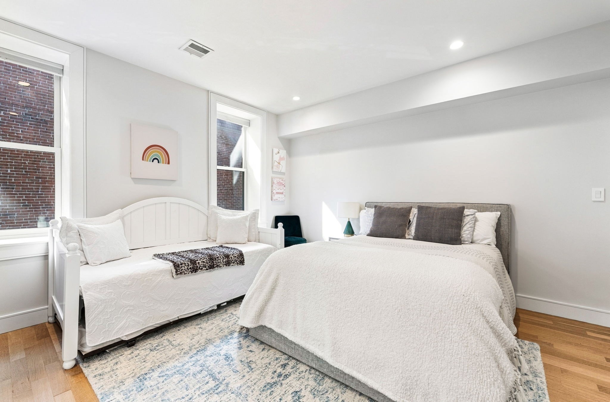 10 Gloucester St # 3