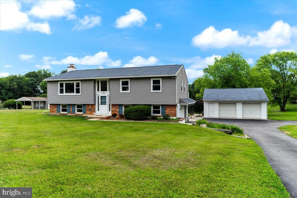 233 Skycrest Dr