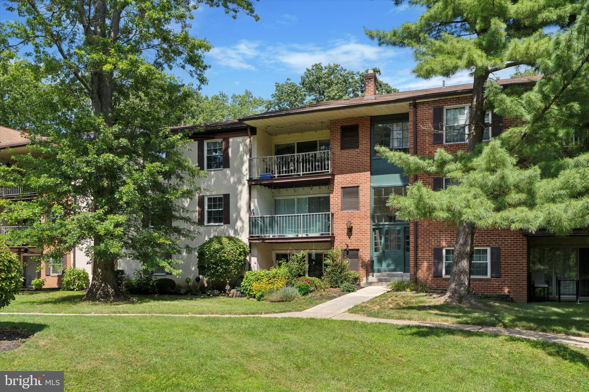 232 Drummers Ln #232