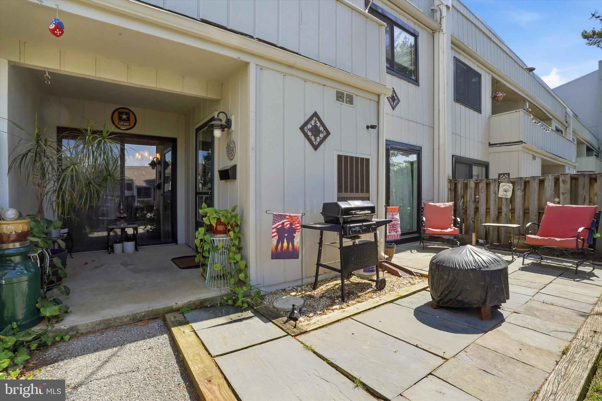 192 SUMMIT HOUSE