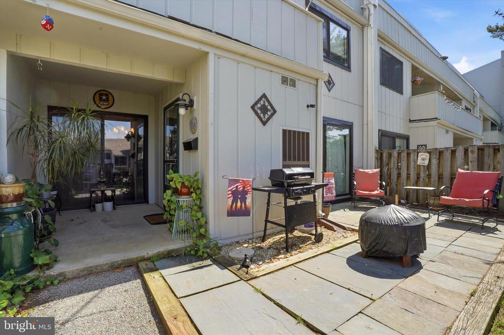 192 SUMMIT HOUSE