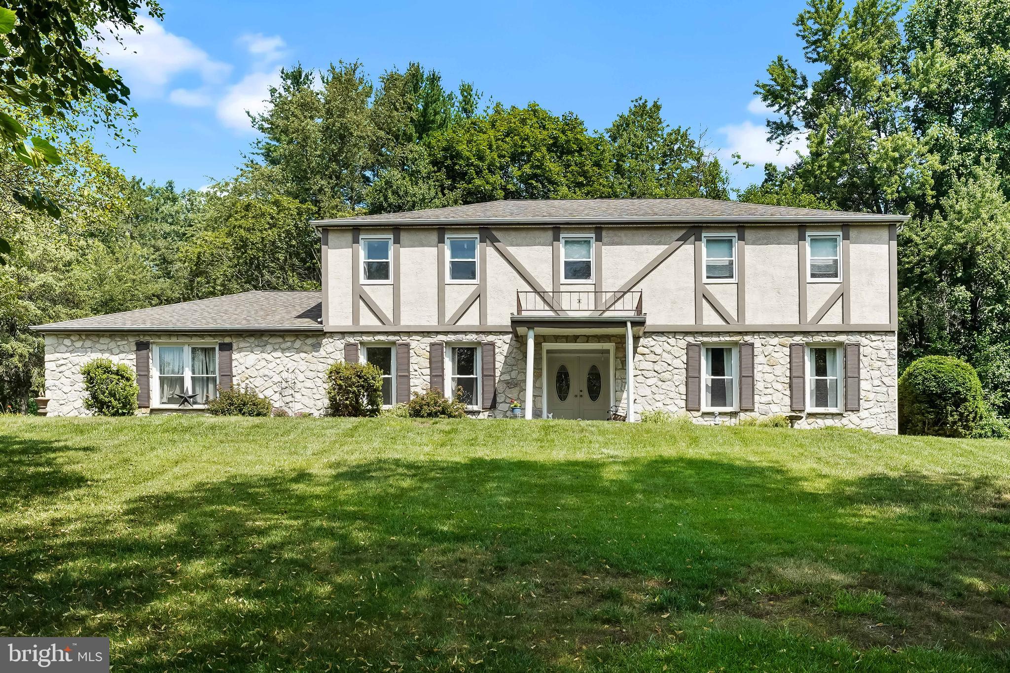 39 Running Brook Rd