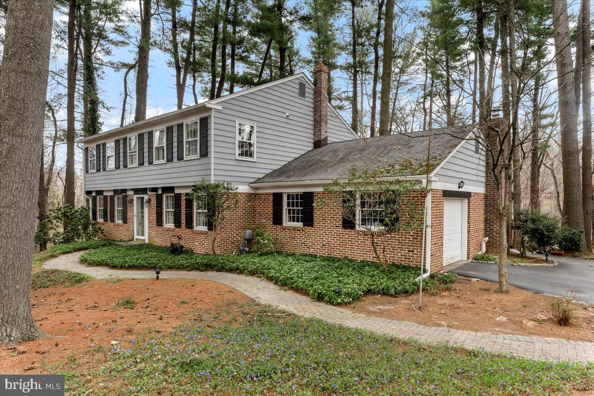 400 Steeplechase Dr