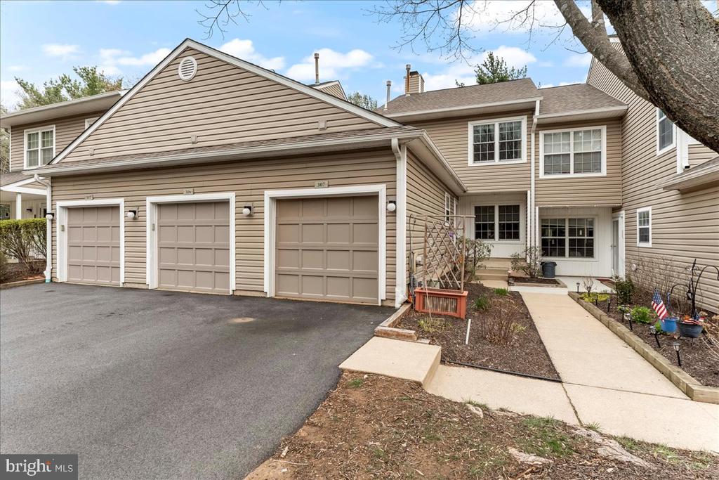 307 Stanton Ct #307