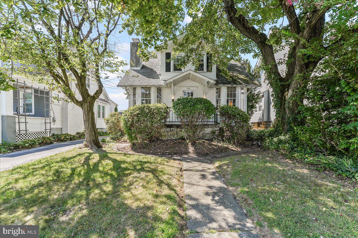 208 E CLEVELAND AVENUE