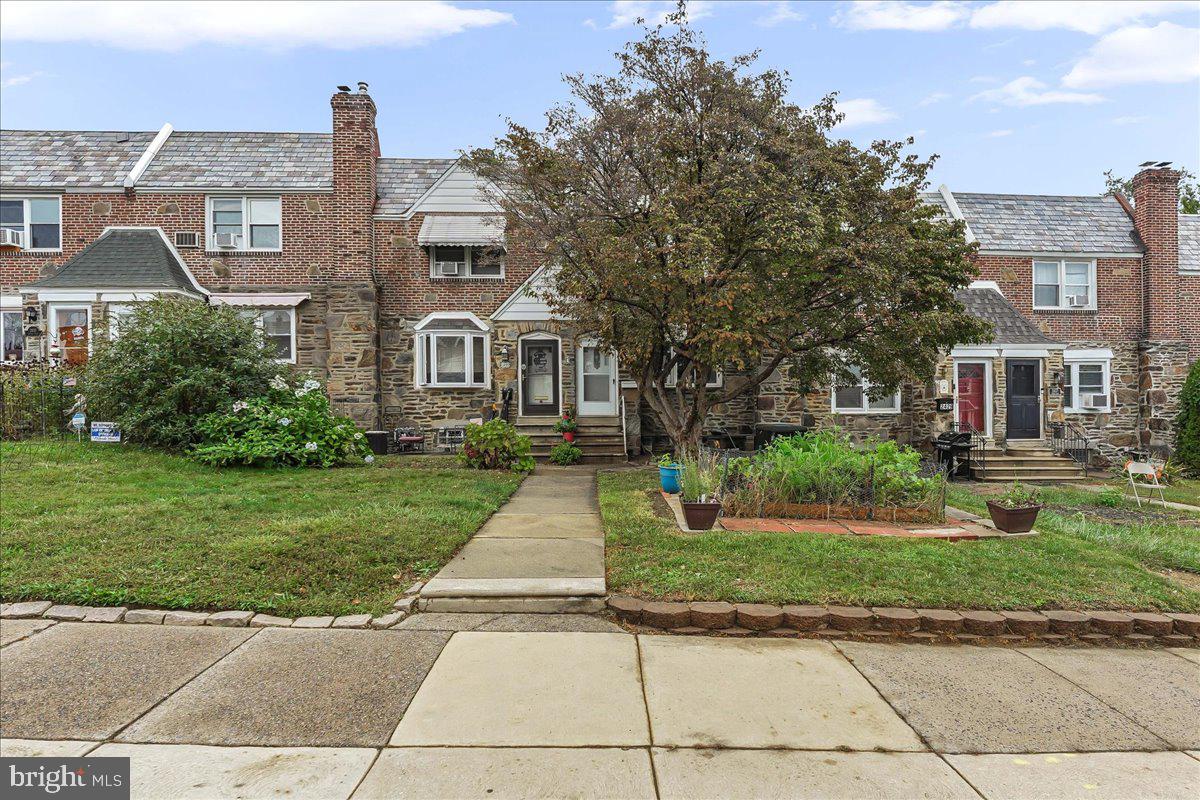 2431 CEDAR LANE