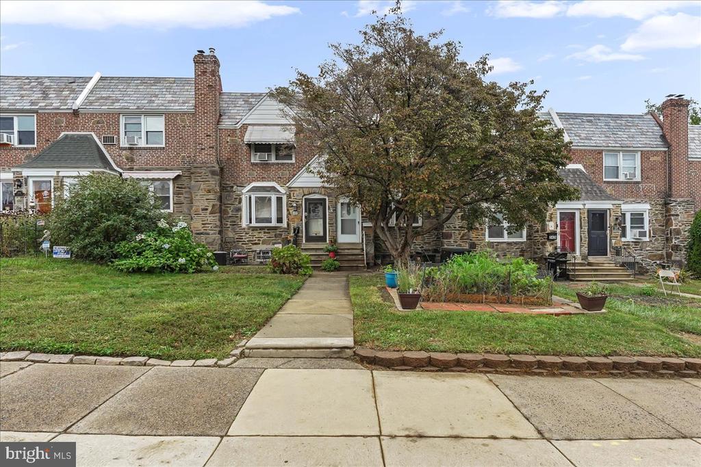2431 CEDAR LANE
