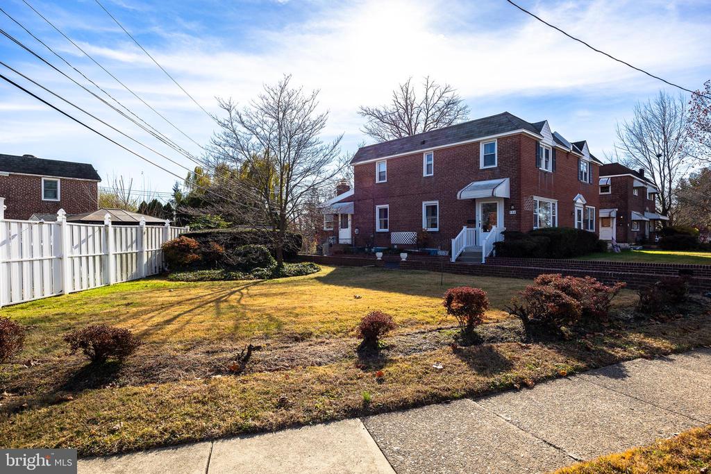 332 HOLLAND STREET