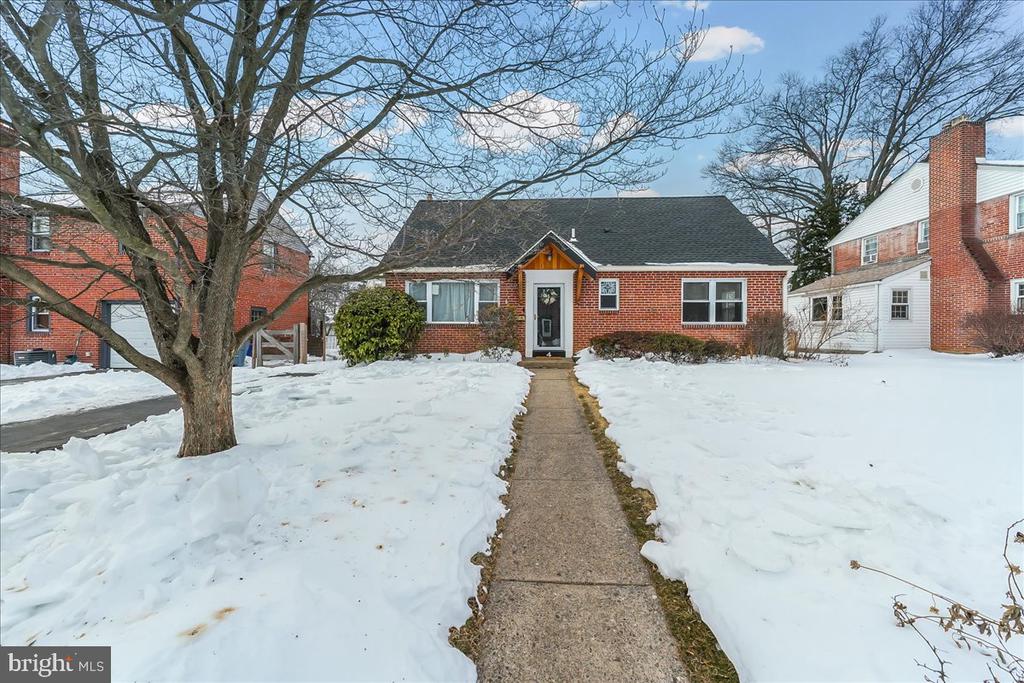 4 S CHESTER AVENUE