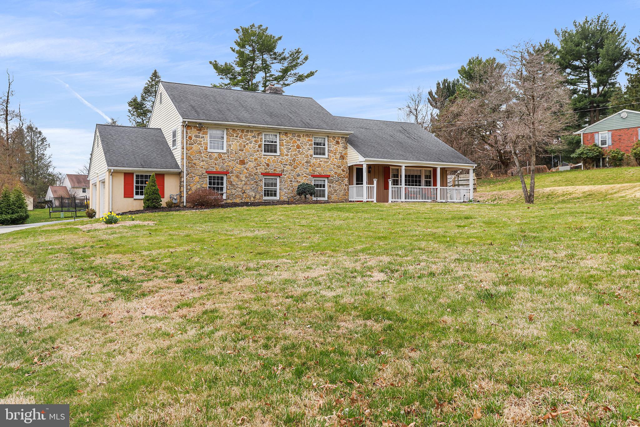 202 IVY LANE