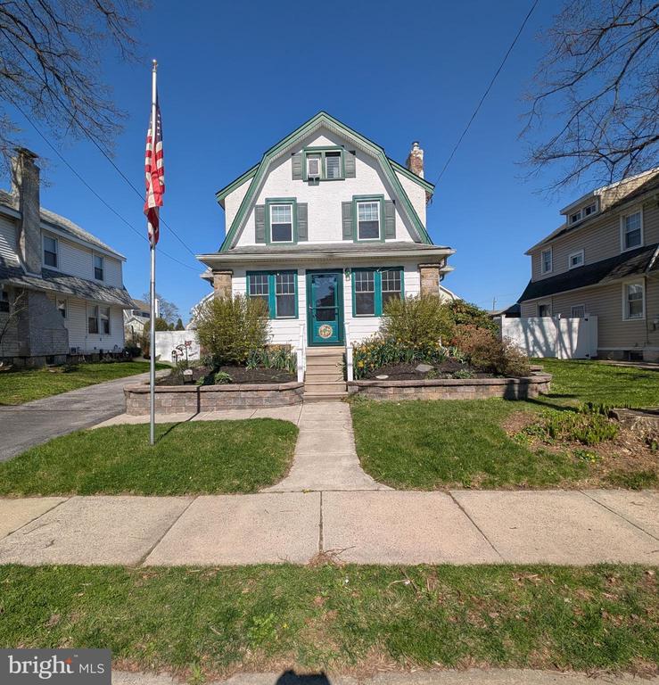 905 EDMONDS AVENUE