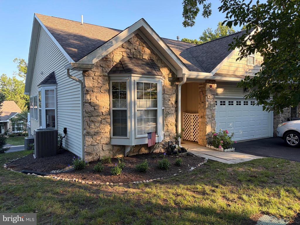 1601 COUNTRY CLUB DRIVE