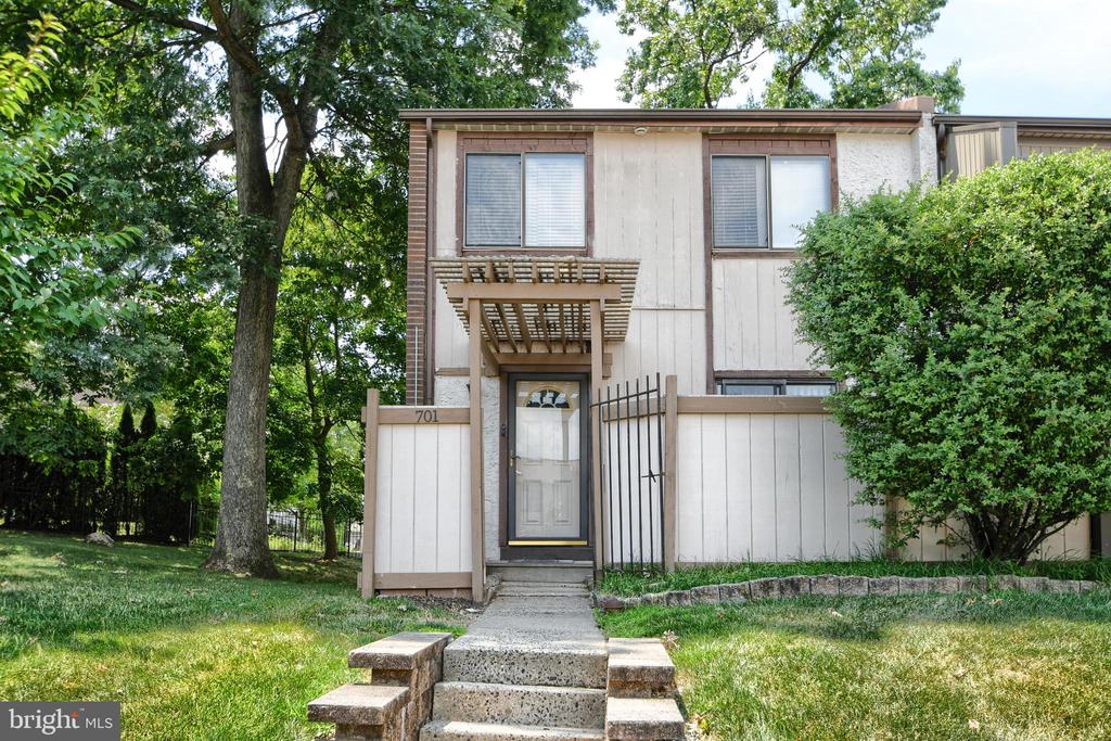 701 Bismark Way
