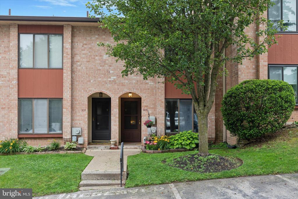 905 Stonybrook #905