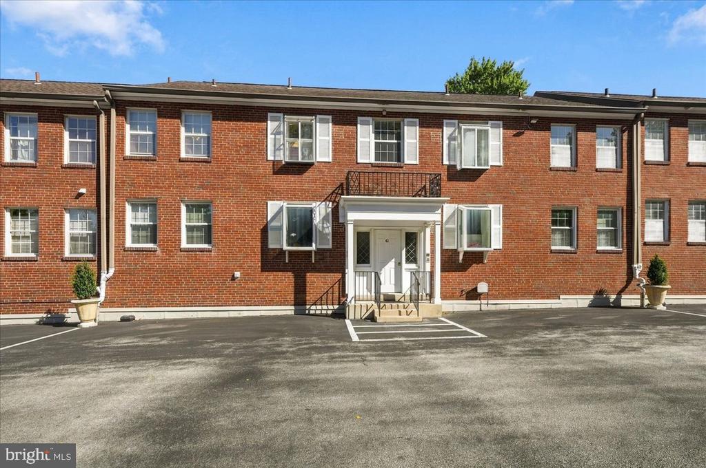 922 W MONTGOMERY AVENUE Unit: G-4