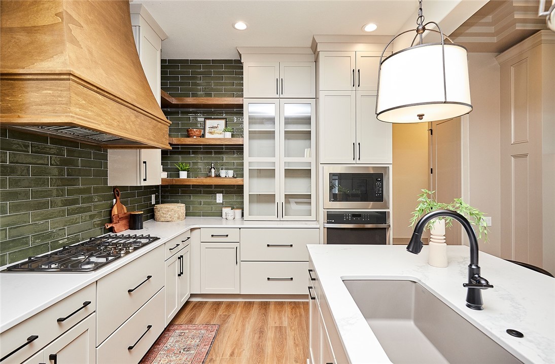 1215 SW Des Moines Street