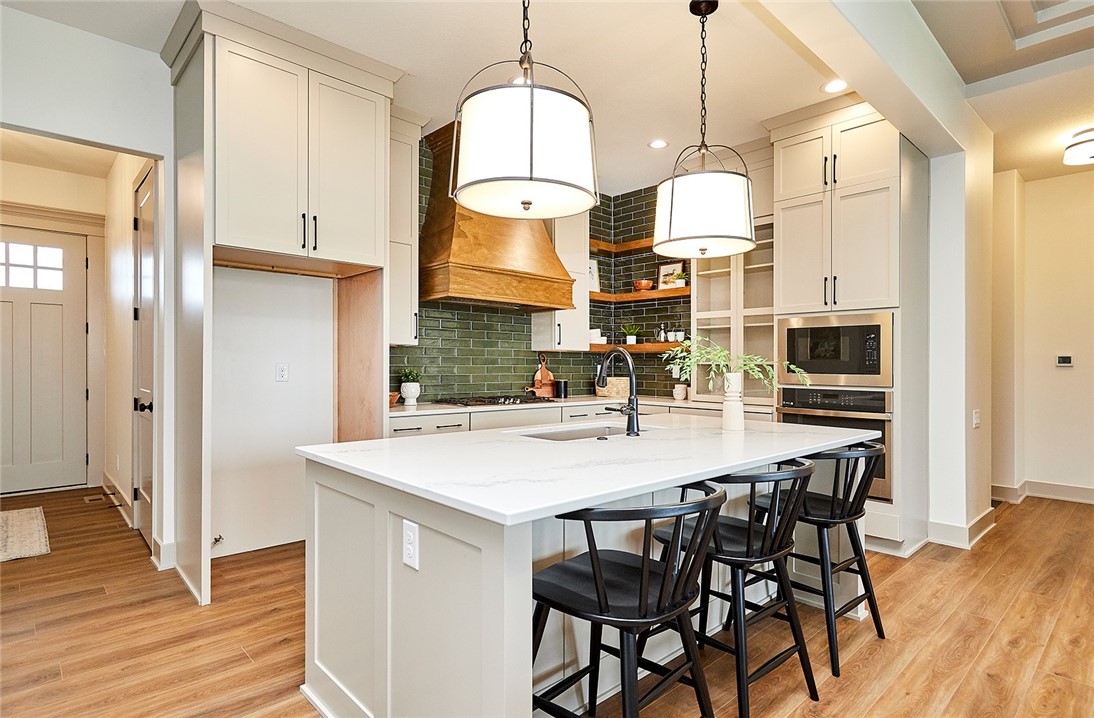 1215 SW Des Moines Street