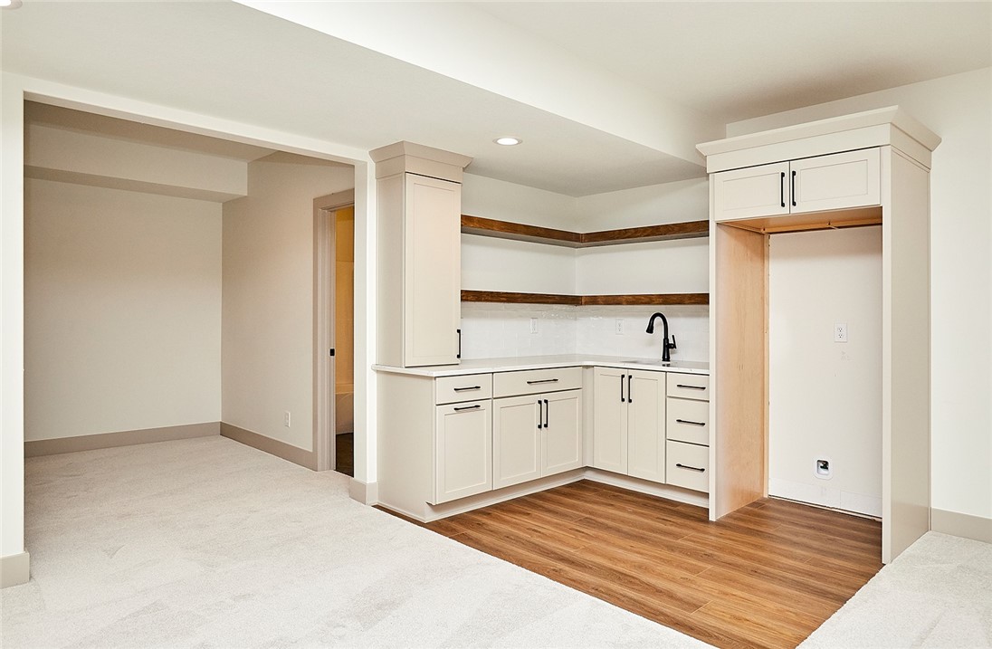 1215 SW Des Moines Street