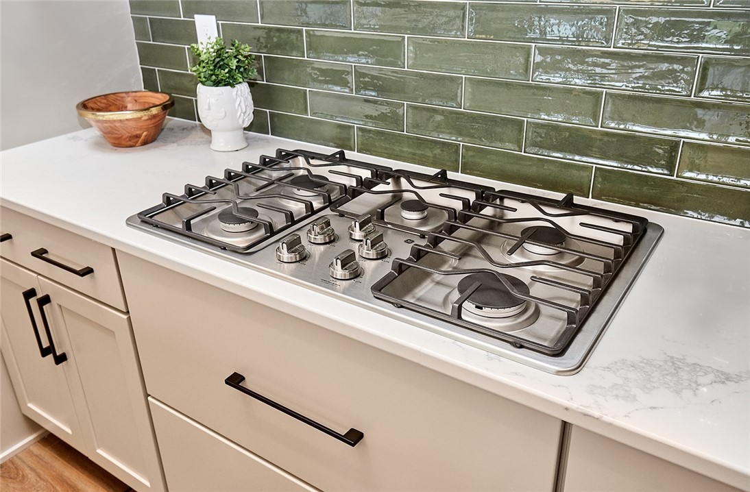 1215 SW Des Moines Street