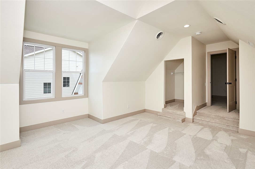 1215 SW Des Moines Street