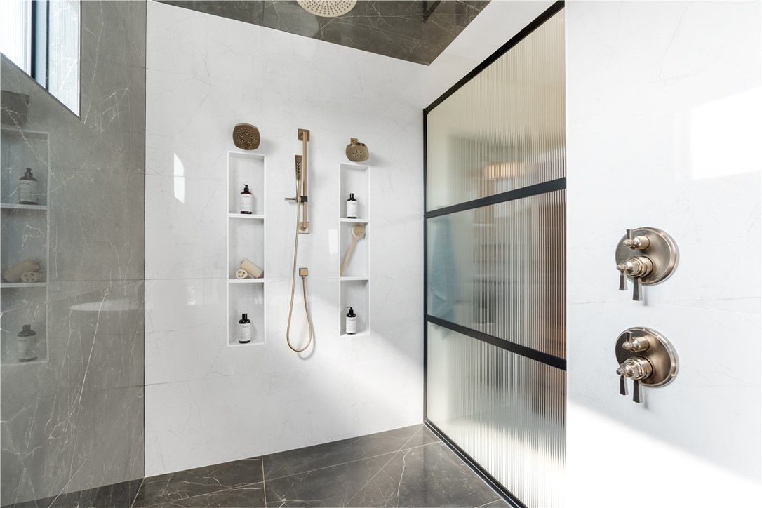 5804 NE Terrace Ridge Drive