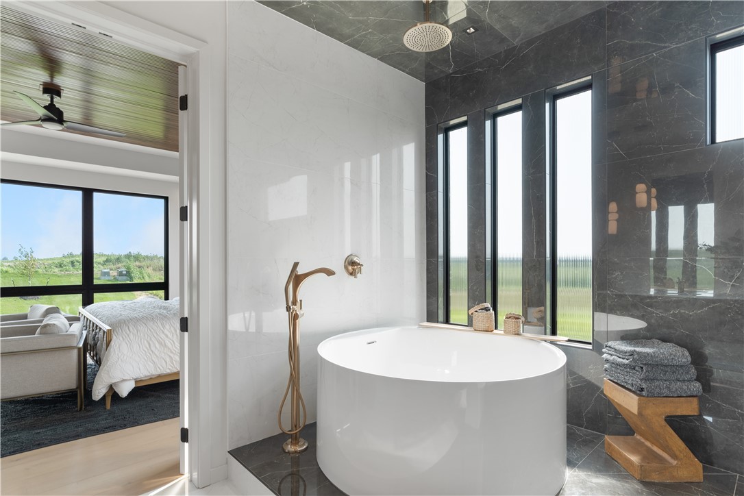 5804 NE Terrace Ridge Drive