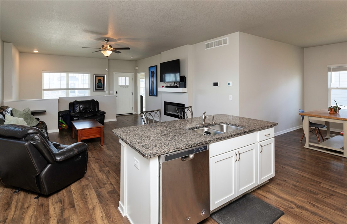 2814 SW Prairie Trail Parkway