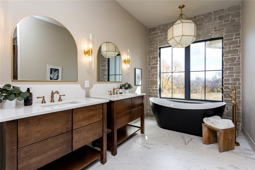 11528 NW Brookefield Court