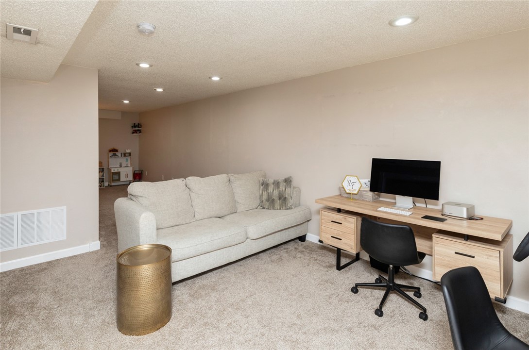 341 N Cherokee Drive