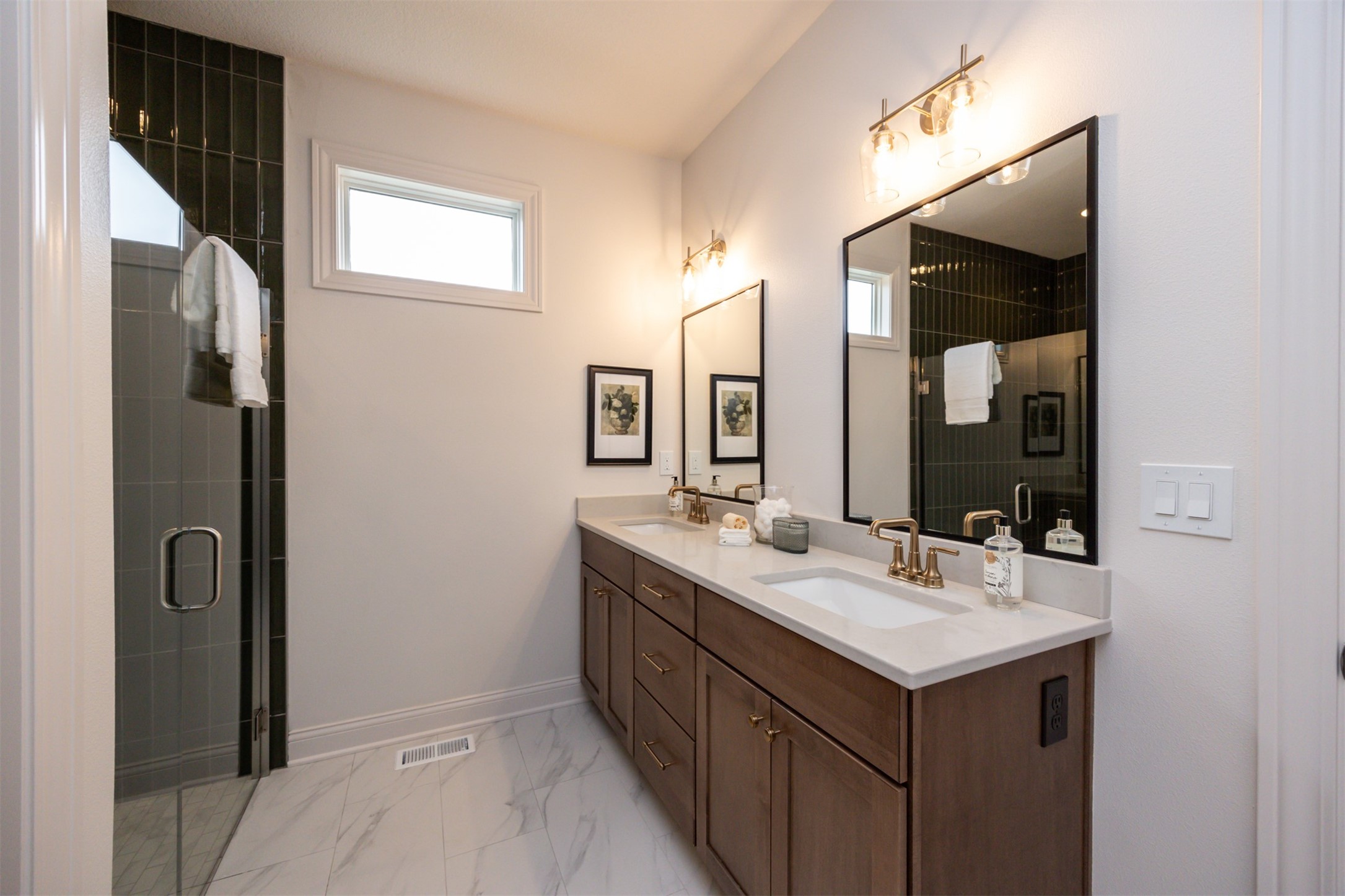 1101 SW Des Moines Street