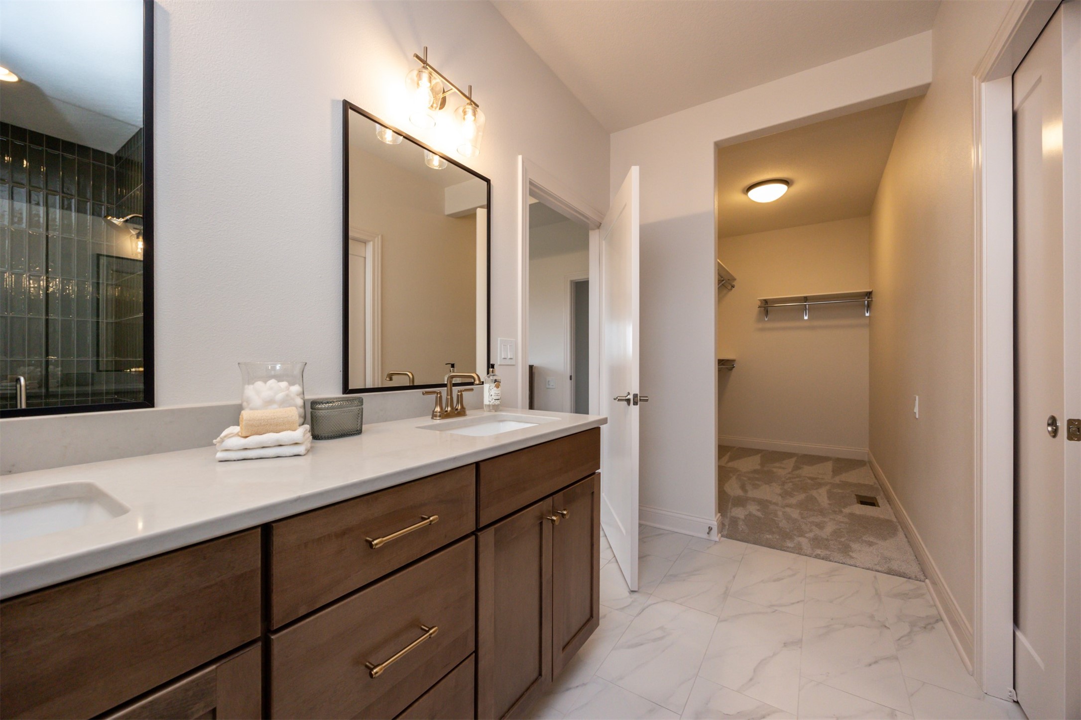 1101 SW Des Moines Street