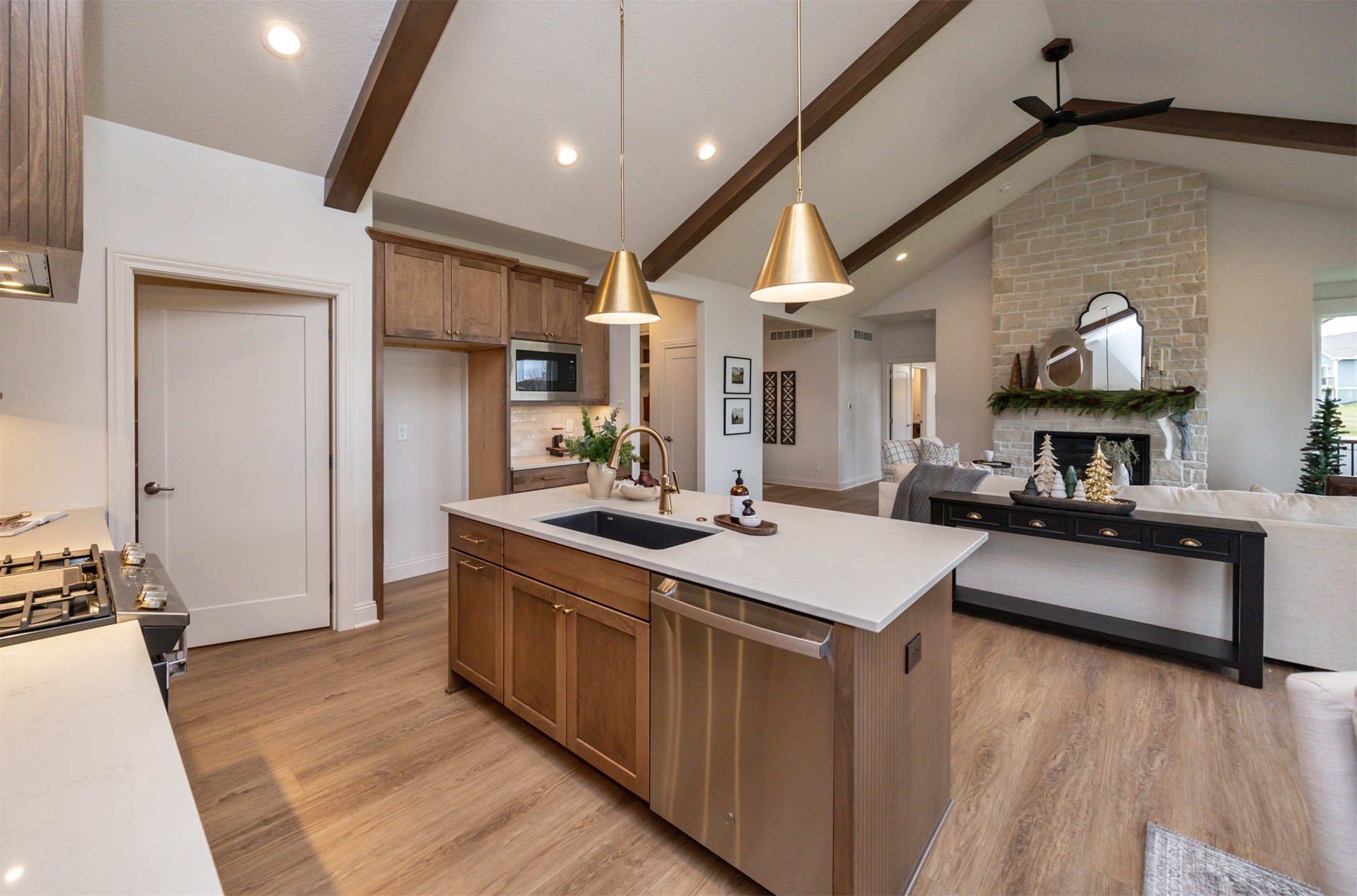 1101 SW Des Moines Street