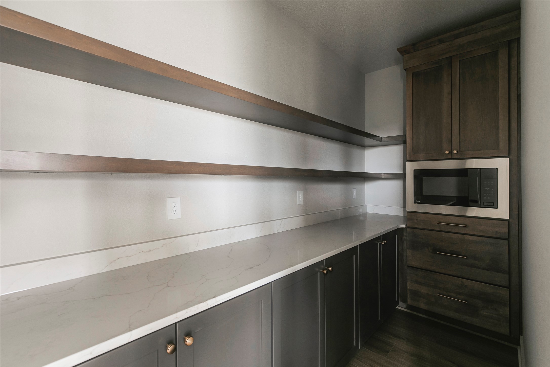 6013 NE Briarwood Drive