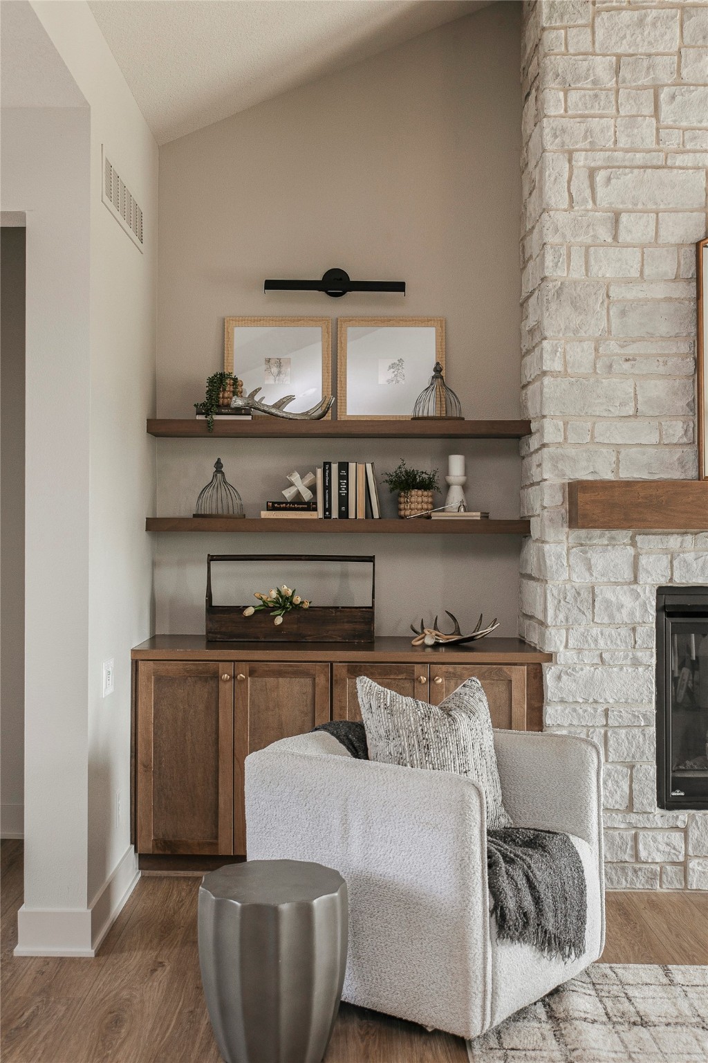 6013 NE Briarwood Drive