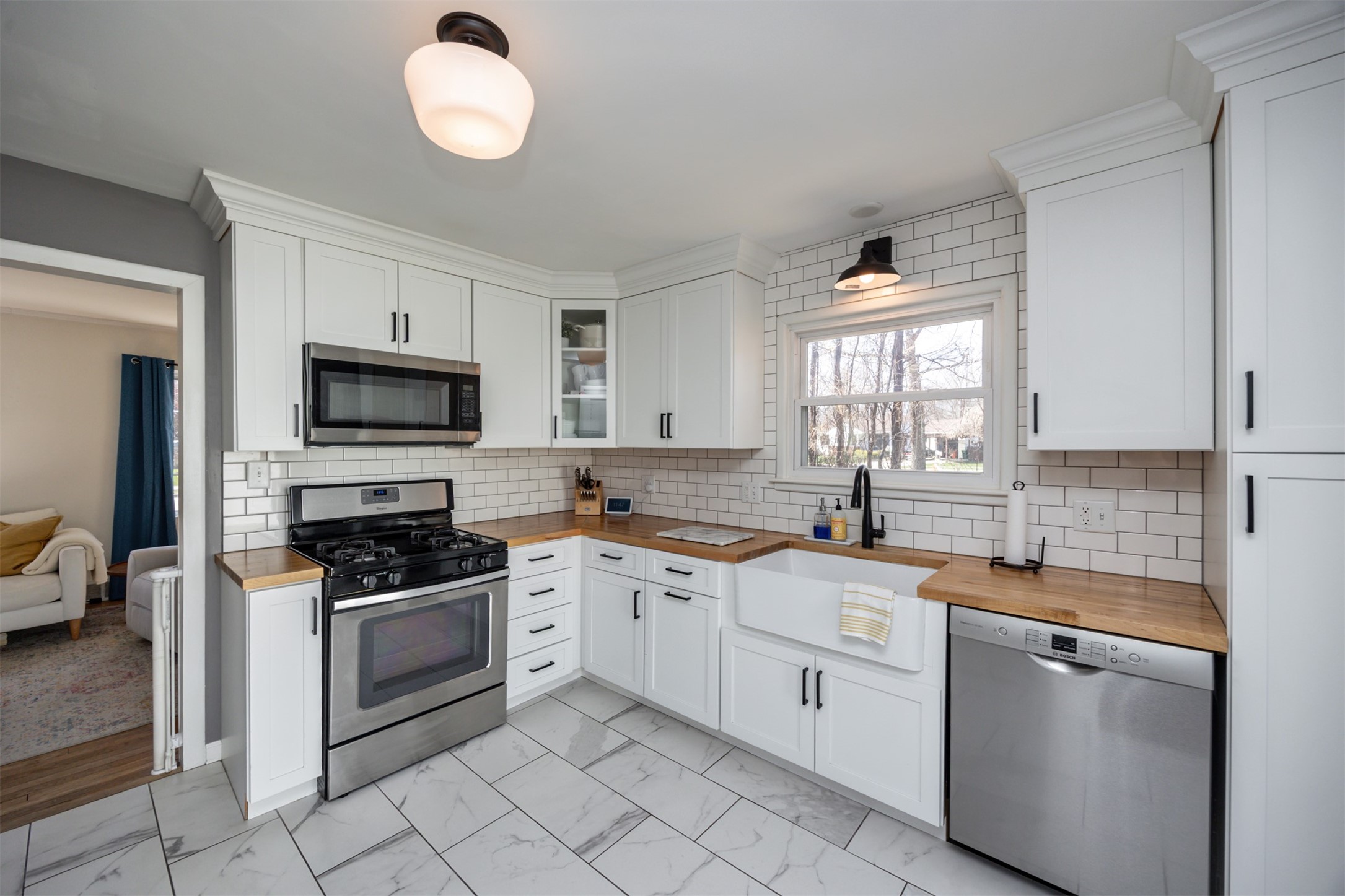 1006 SW Kenworthy Drive