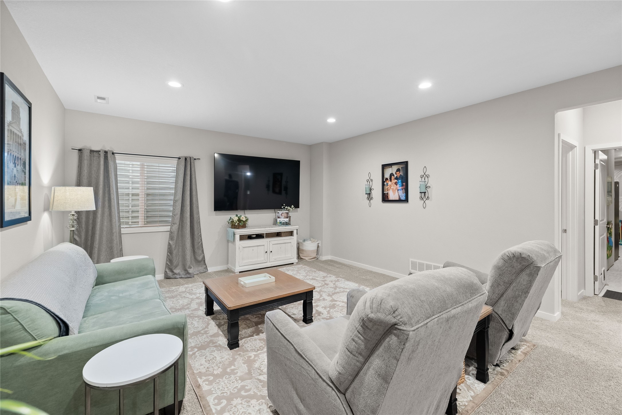 2909 SW Pleasant Street