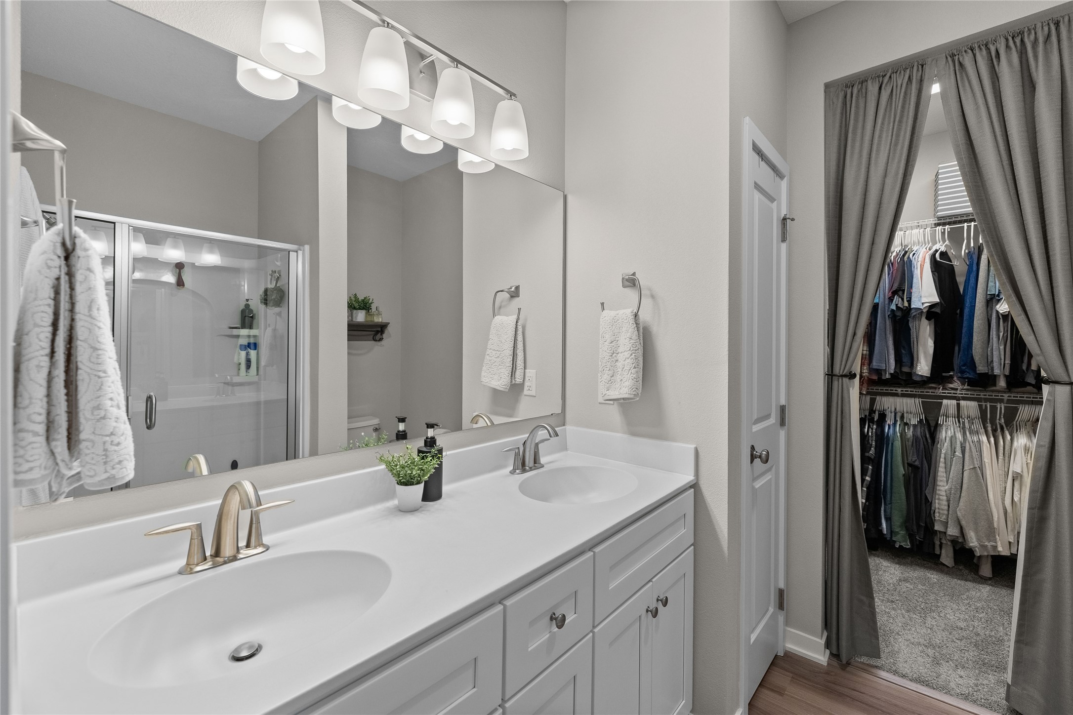 2909 SW Pleasant Street